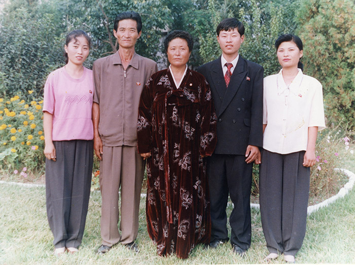 정장덕님의 형제 정장백님의 북측 가족사진